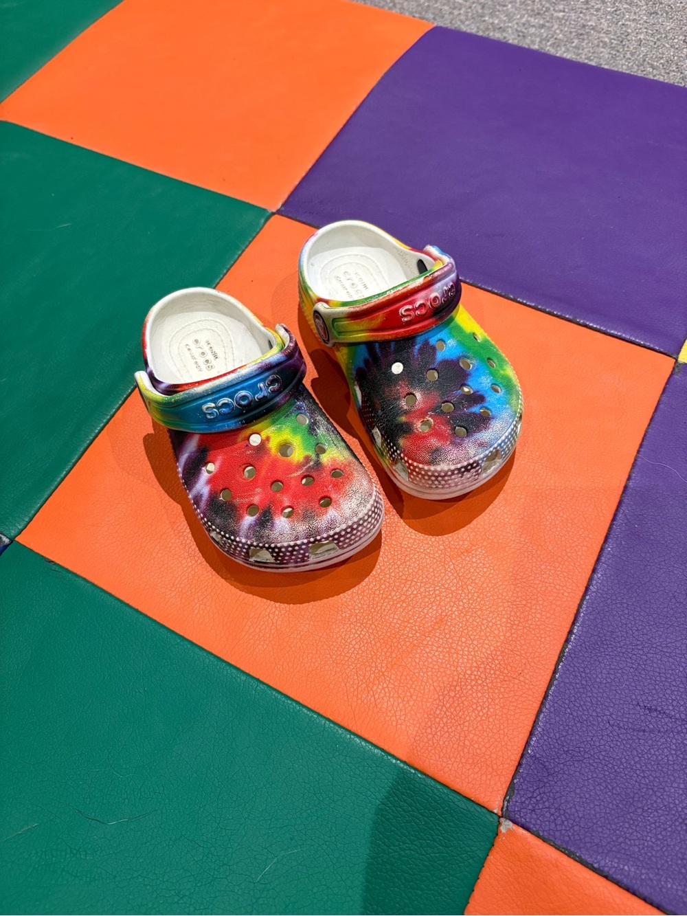 CROCS Kids Tie-Dye Strap Clogs - Multicolor